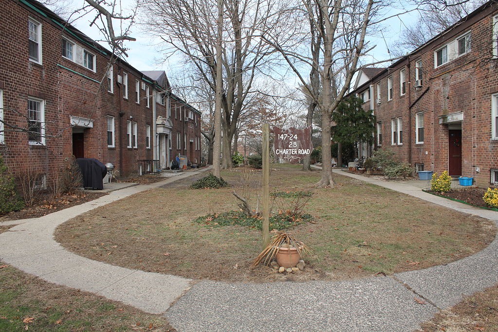 Parkway_Village_02